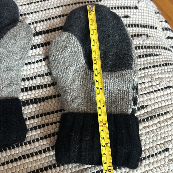 Wool mittens - Picture 6 of 7
